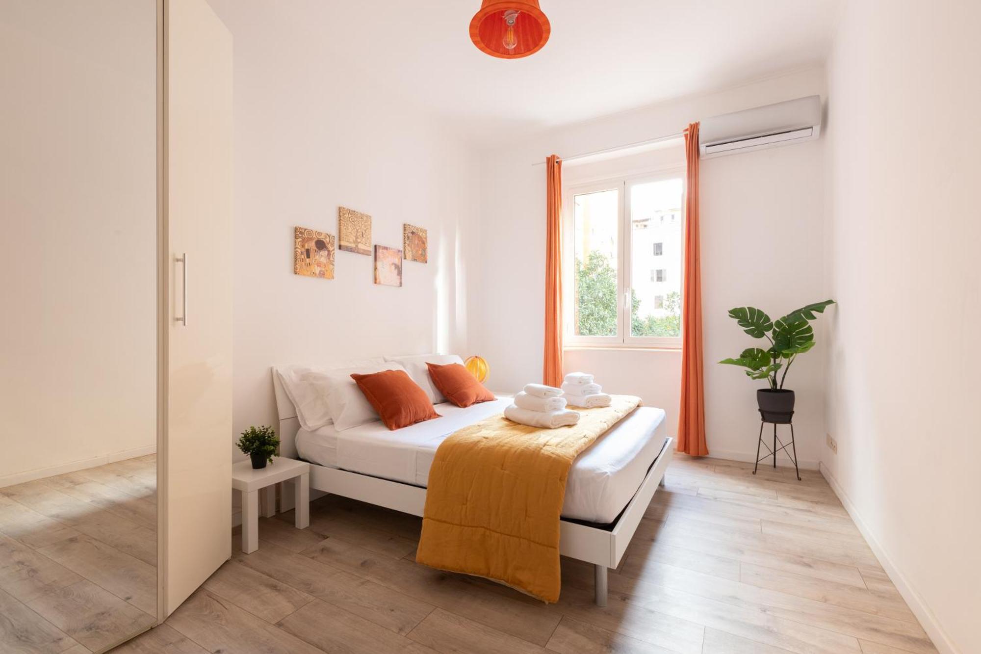 Apartment 8 Min To Center - 400mt To Metroa, 4-6 Pax, 2 Bathrooms