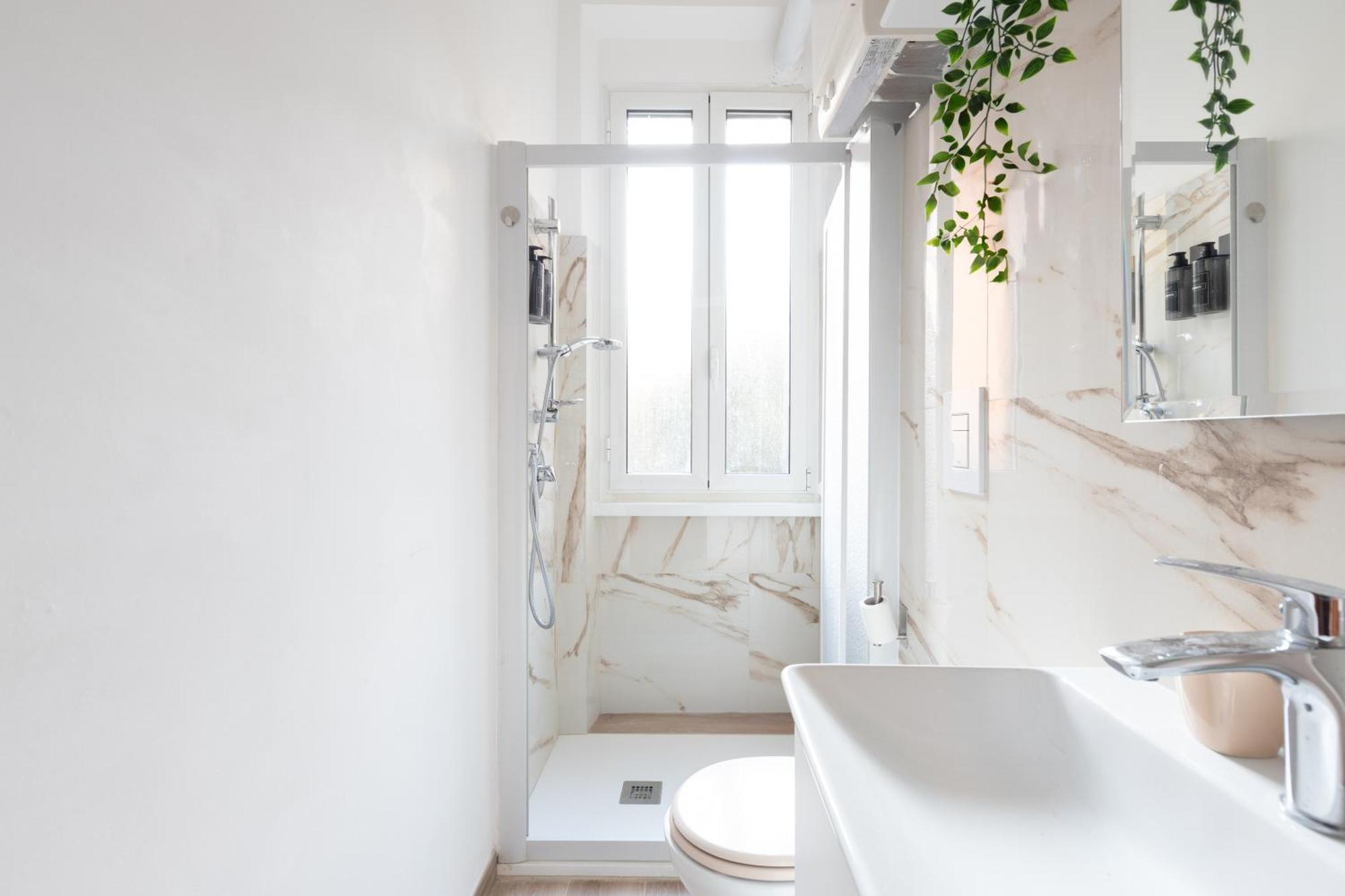Apartment 8 Min To Center - 400mt To Metroa, 4-6 Pax, 2 Bathrooms